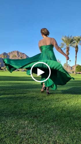 Customer video review of Meaghan Gown by ML Monique Lhuillier - RENTAL