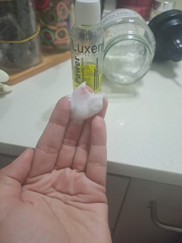 Reseña con foto de un cliente sobre Hair Power - Reparación Capilar 60 ml