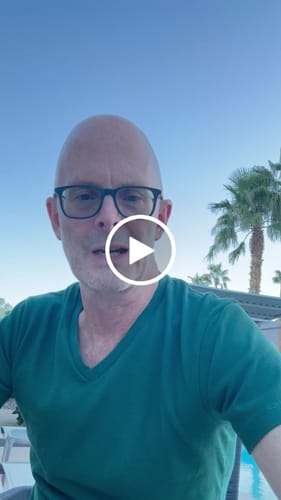 Customer video review of 2-Week Vitamin Case