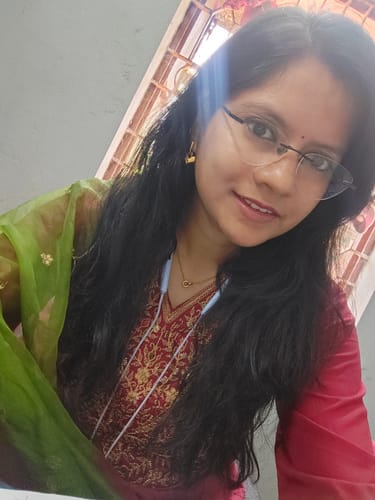 Customer photo review of InterLock Gold Chain Necklace