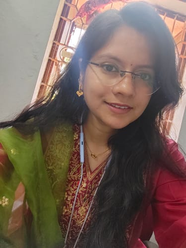Customer photo review of Peripheral Heart Earrings