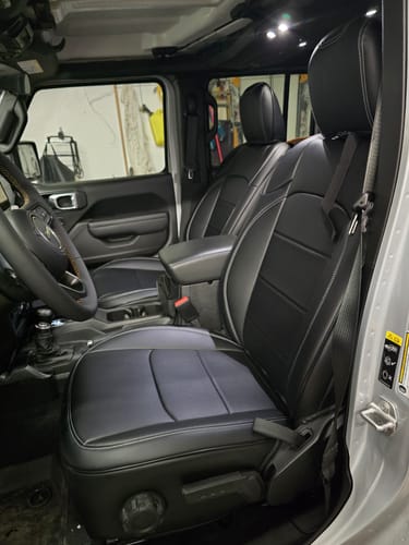 Customer photo review of 2018+ Jeep Wrangler JL Custom Leather Seat Covers