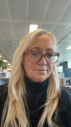 Customer photo review of Remy Human Hair Invisible Wire Extension - Platinum Blonde Balayage