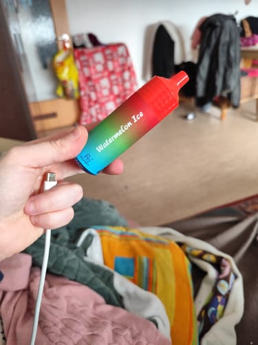 Bettina J. review of Tornado Vape 9000 - Watermelon Ice image 1 out of 1