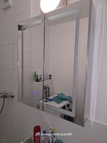 Customer photo review of SONNI Spiegelschrank Bad mit Beleuchtung 60 cm breit beschlagfrei LED Spiegelschrank und Steckdose 2-türig Badezimmer-Spiegelschrank mit Touchschalter Kaltweiß/Neutralweiß/Warmweiß