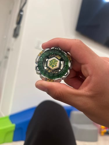 Customer photo review of Takara Tomy Fang Leone Beyblade BB-106 (130W2D) Metal Fury - With Launcher