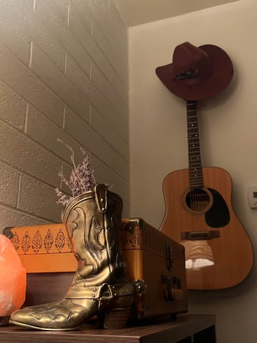 Customer photo review of Brianna Madia | The Scorpion Cowboy Hat