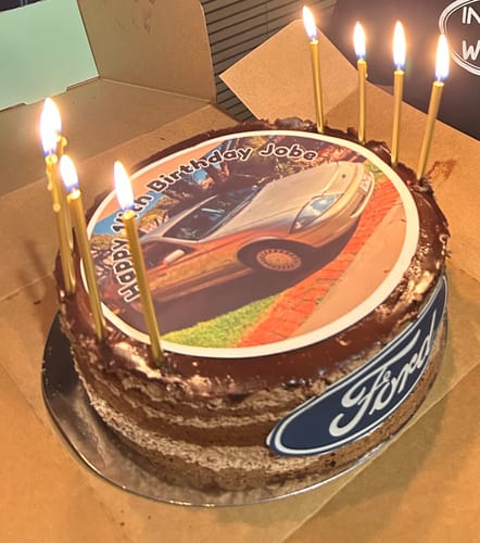 Customer photo review of 20 cm Pre-cut Circle Custom Edible Icing Image