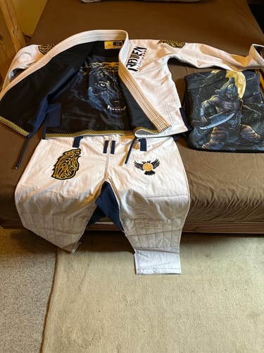 Customer photo review of Ulfhedinn - White BJJ Gi