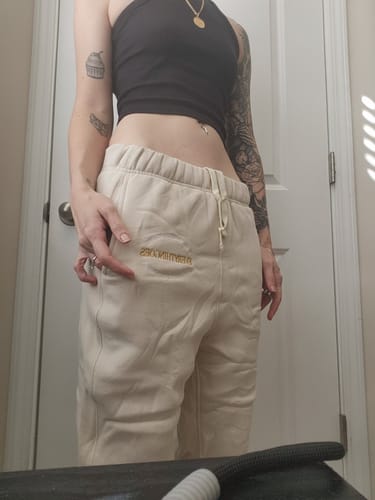 Customer photo review of Everythingoes Sweatpants