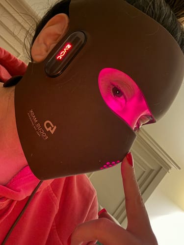 Customer photo review of JOVS 4D Laser Light Therapy Mask