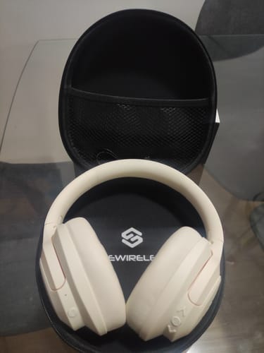 Reseña con foto de un cliente sobre Pulse ANC 2Gen