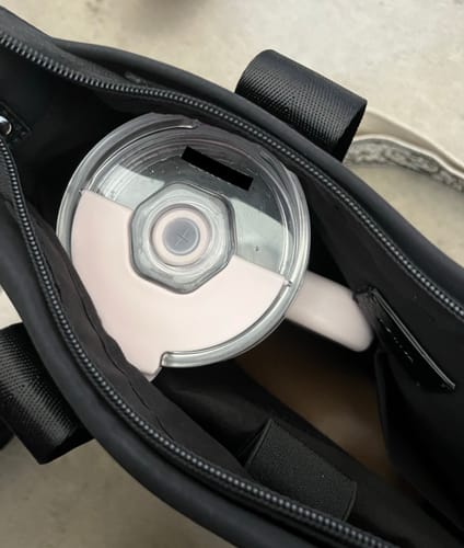 Customer photo review of Cartera De Hombro Notebook Nylon Icónica