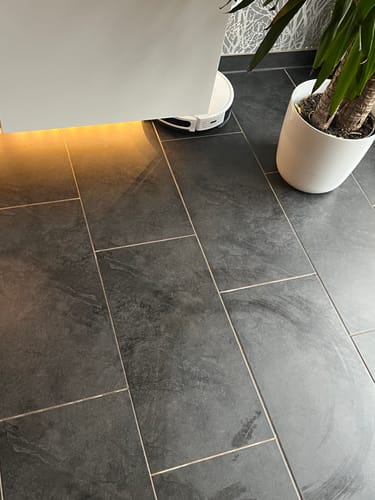 Customer photo review of Saugroboter mit Wischfunktion / 3000Pa Saugkraft / Intelligente Reinigungsrouten / App-Steuerung / 150 Min. Laufzeit / Teppicherkennung / Einfache Wartung / Alexa & Google kompatibel