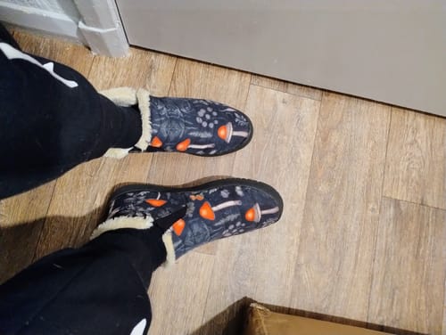 Customer photo review of Foraging Winter Sneakers - Warm & Easy Slip-On Shoes Lined with Vegan Wool with Anti-Slip Soles