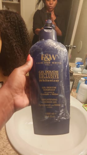 Customer photo review of Fair and White Exclusive Shower Gel With Pomegranate And Melon Extracts (Jumbo-1000ml / 33.81 fl oz)