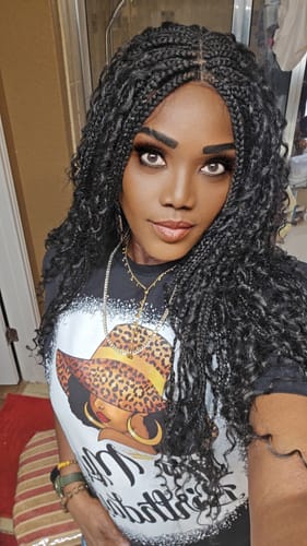 Customer photo review of Bobbi Boss HD Lace Front Wig Synthetic Hair - MLF624 BOX BOHO BRAID 30