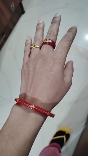 Customer photo review of "Divine Gold Essence - Red Shringar"