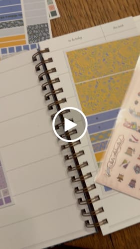 Customer video review of Undated Horizontal Weekly Planner, Trellis Infinite
