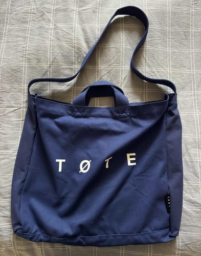 Customer photo review of Navy Blue TØTE Bag