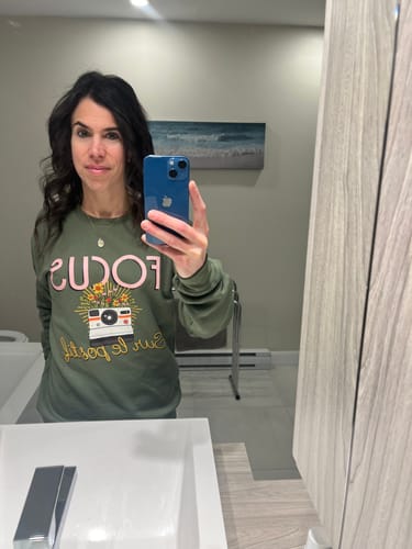 Customer photo review of SWEATSHIRT FOCUS SUR LE POSITIF