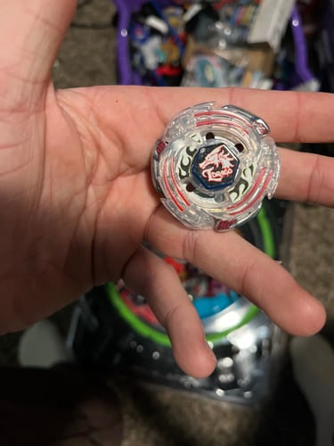 Customer photo review of Takara Tomy Lightning L Drago Beyblade BB-43 100HF Metal Fusion - With String Launcher