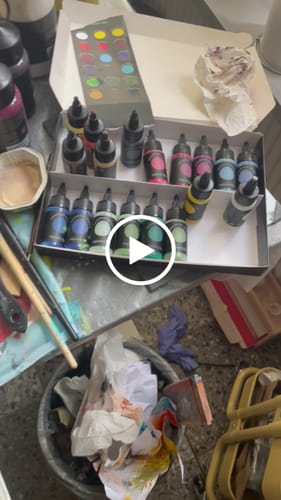 Customer video review of Aquarylic Color 18 x 30ml Set