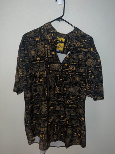 Customer photo review of Batman™ 85th Anniversary "Property of Wayne Enterprises" – KUNUFLEX Short Sleeve Shirt