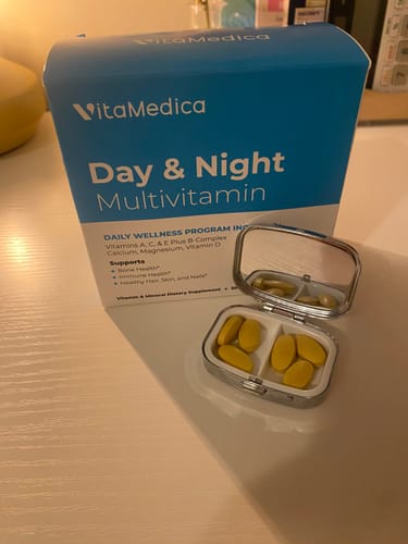 Customer photo review of Day & Night Multivitamins