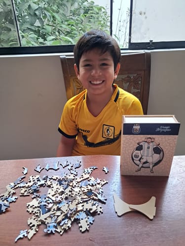 Customer photo review of Lionel Messi - Wooden Puzzle