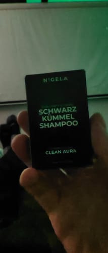 Customer photo review of Festes Schwarzkümmel Shampoo - natürliche Pflege für Glanz & Volumen 100g