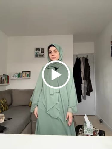 Customer video review of ABAYA JUMEIRAH