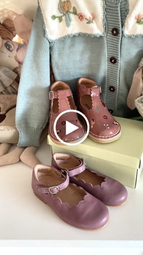 Customer video review of Scallop Mary Jane - Lavender