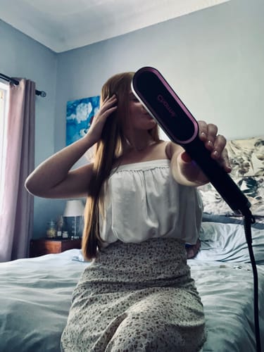 Customer photo review of Charmé Halo Pro – Ultimate One-Pass Straightening Brush