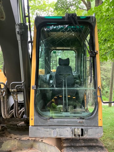 Customer photo review of VOLVO B SERIES EXCAVATOR FRONT LOWER GLASS | 14506844
