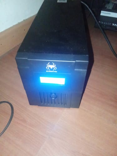 Customer photo review of UPS SPIDERTEC 2000VA 1200W 120V AVR 8 TOMAS PANTALLA LCD