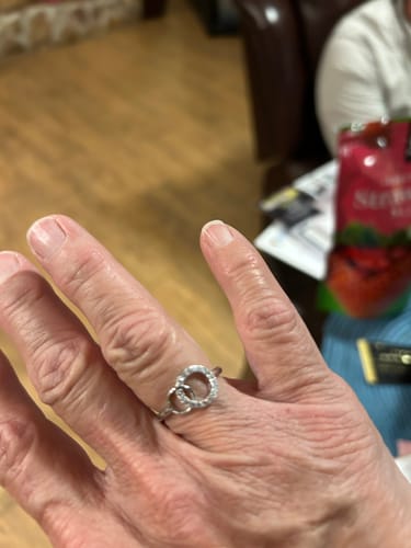 Customer photo review of To My Sister - Forever Linked Ring