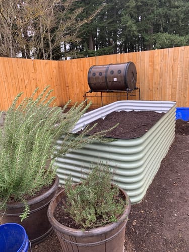 Customer photo review of 29” Tall Birdies Large Modular Raised Garden Bed