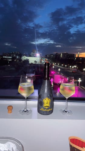 Customer photo review of Lamborghini V12: Brut Vino Spumante with Gift Box