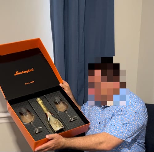 Customer photo review of Lamborghini Oro Vino Spumante with Gift Set