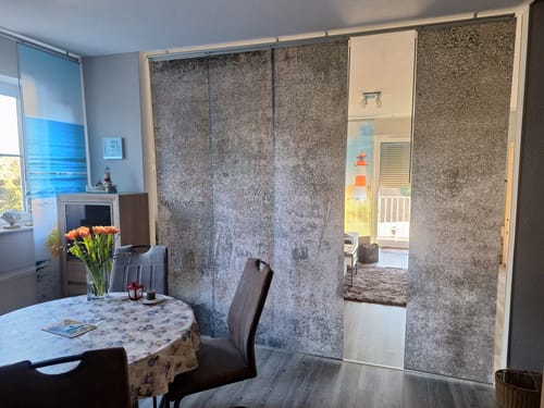 Customer photo review of Schiebegardine Motiv "Beton Optik"