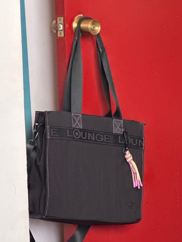 Customer photo review of Cartera De Hombro Notebook Nylon Llavero