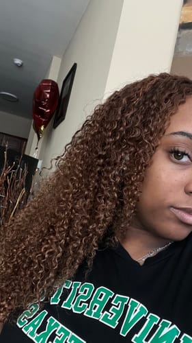Customer photo review of CurlyMe Highlights Ombre Human Hair Wigs Kinky Curly Transparent Lace Wigs Pre plucked