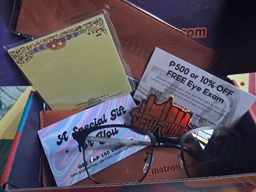 Customer photo review of MetroSunnies Duke Specs (Black) / Con-Strain Blue Light / Versairy / Anti-Radiation Eyeglasses