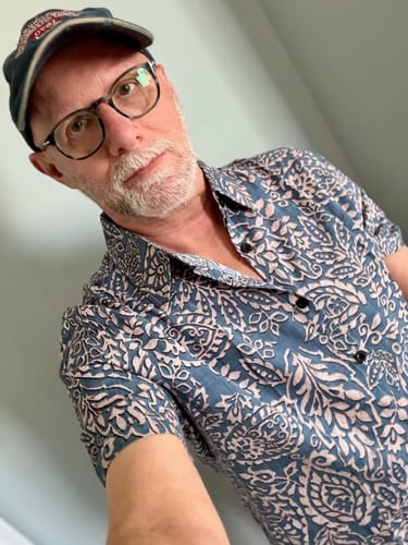 Customer photo review of Men's Retro Print Casual Short Sleeve Button Up Shirt