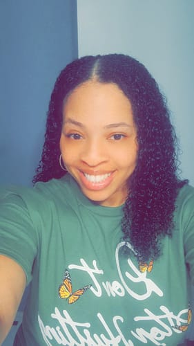 Customer photo review of CurlyMe Kinky Curly V Part Wig Human Hair Glueless Wig Pre-plucked