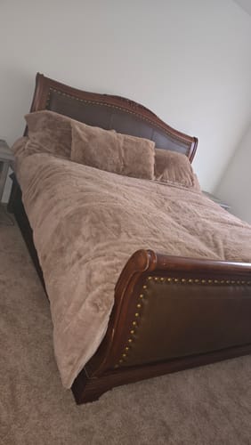 Customer photo review of Amorgos Fine Velvet Bedding Set