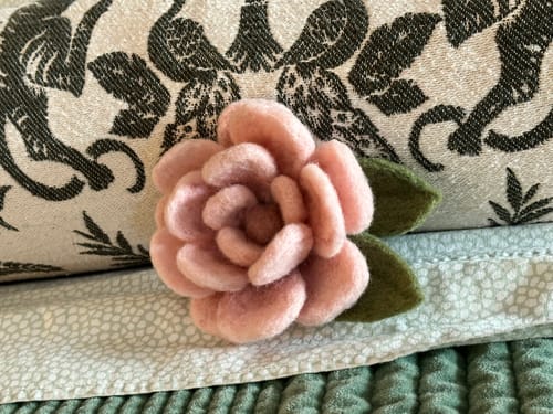 Pam N. review of Pink Rose Mini Needle Felting Kit image 1 out of 1