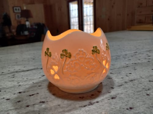 Customer photo review of Belleek Classic Shamrock Lace Votive