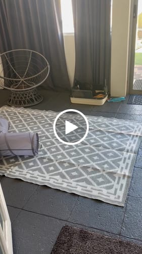 Customer video review of 3 Month Supply - 1 Cat